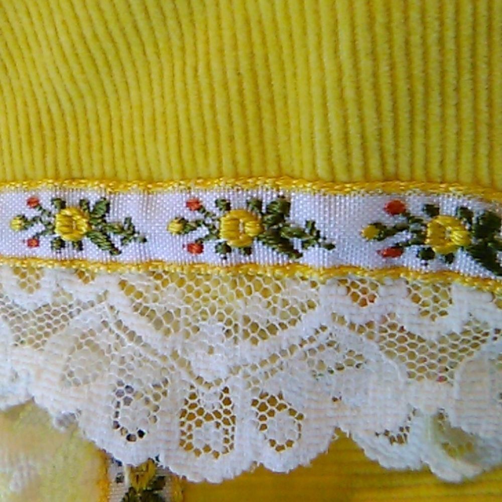 Bundle of Universal Thread and Gap Shorts - Picture 11 of 13